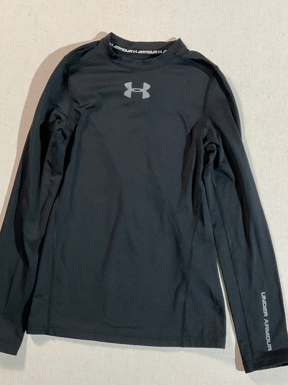 Under Armour ColdGear Youth Medium Black Fitted Long Sleeve Base Layer Shirt